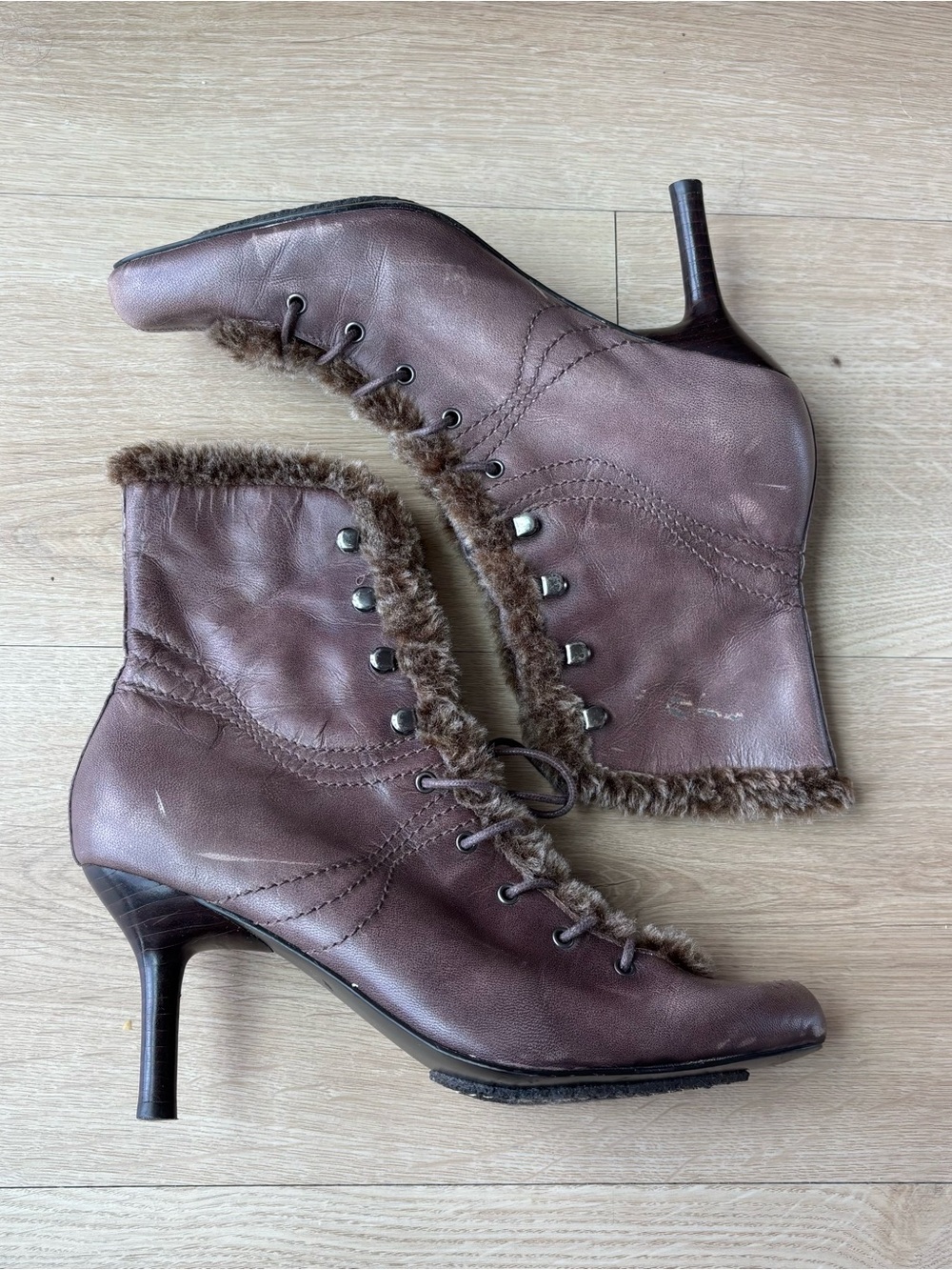brown leather y2k lace up bootie heels with fur trim (brand Xoxo)